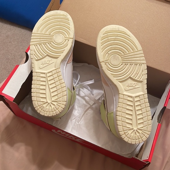 New Nike Dunk high in pastel colors. - Picture 3 of 4